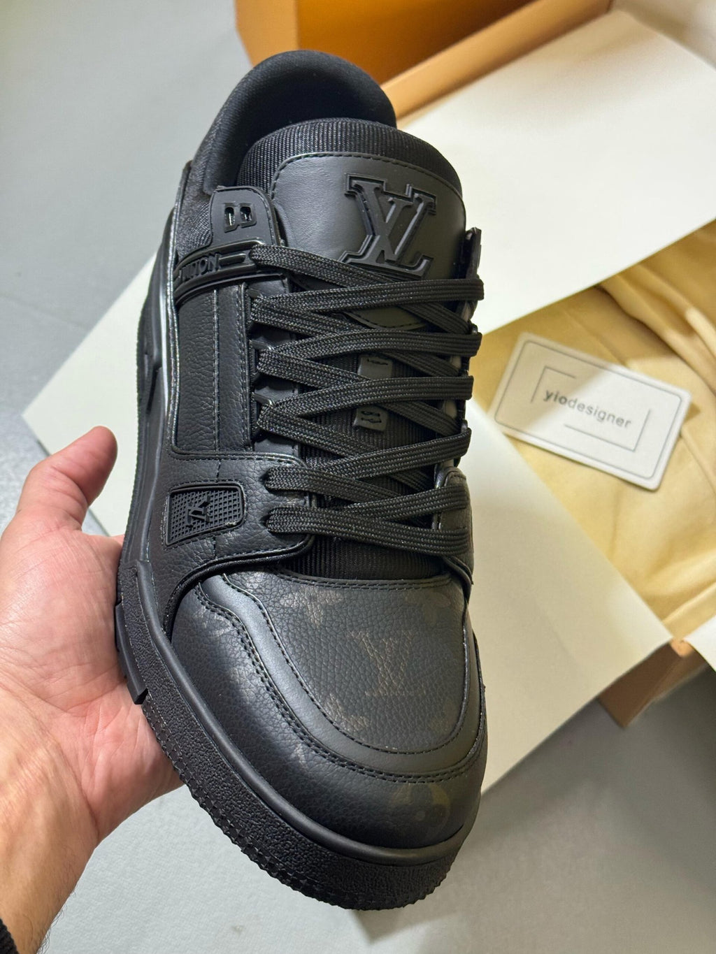 Louis Vuitton | Lv sneaker | View 9 | yiodesigner.co.uk