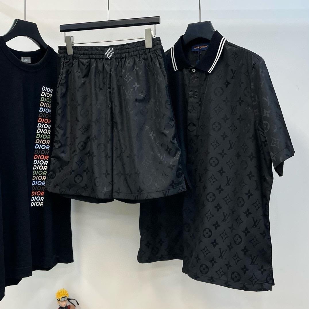 Louis Vuitton | Lv set (shirt and short) | Size L | yiodesigner.co.uk