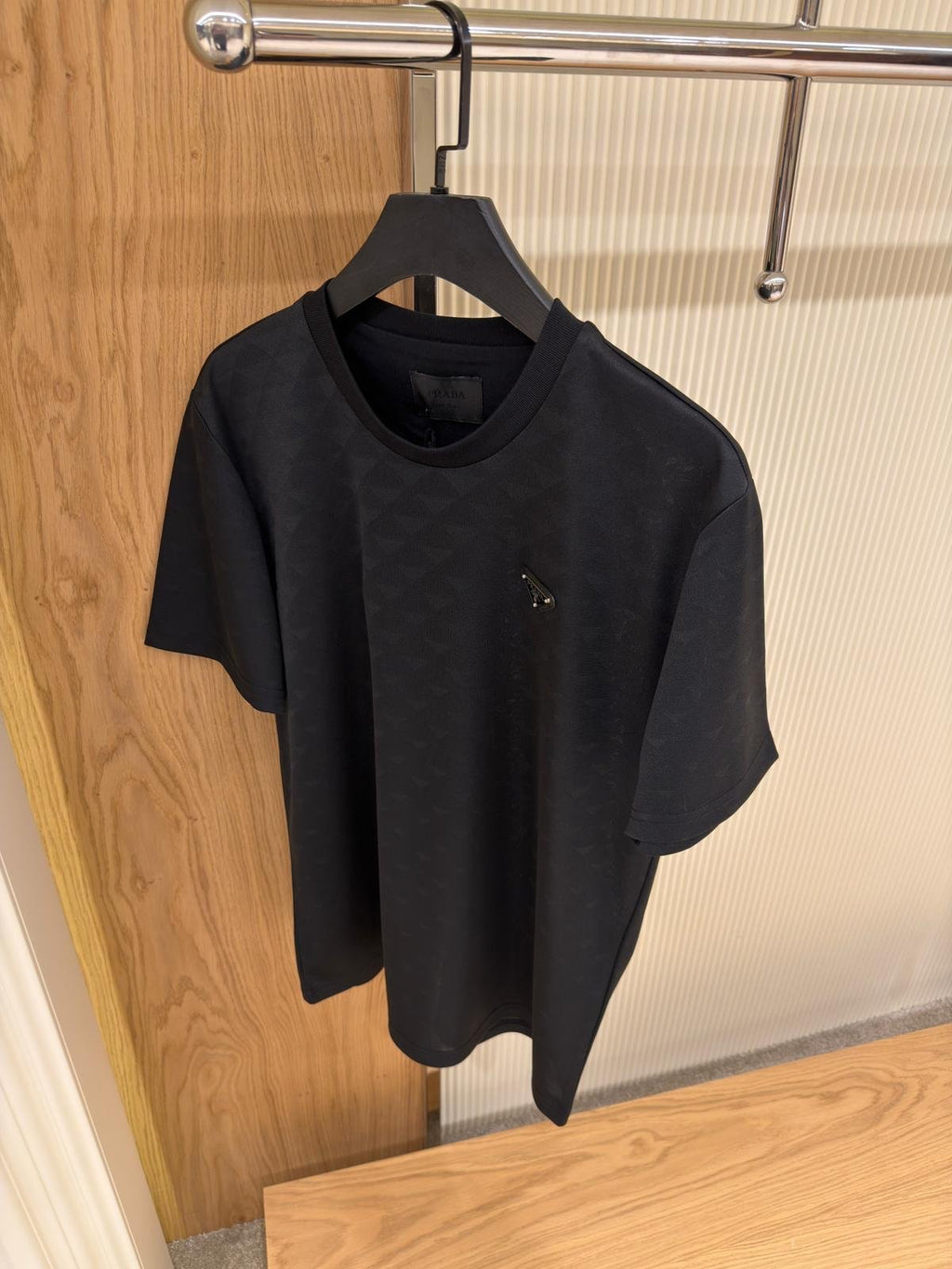Hermes | prada t-shirt | Size S | Front View | yiodesigner.co.uk