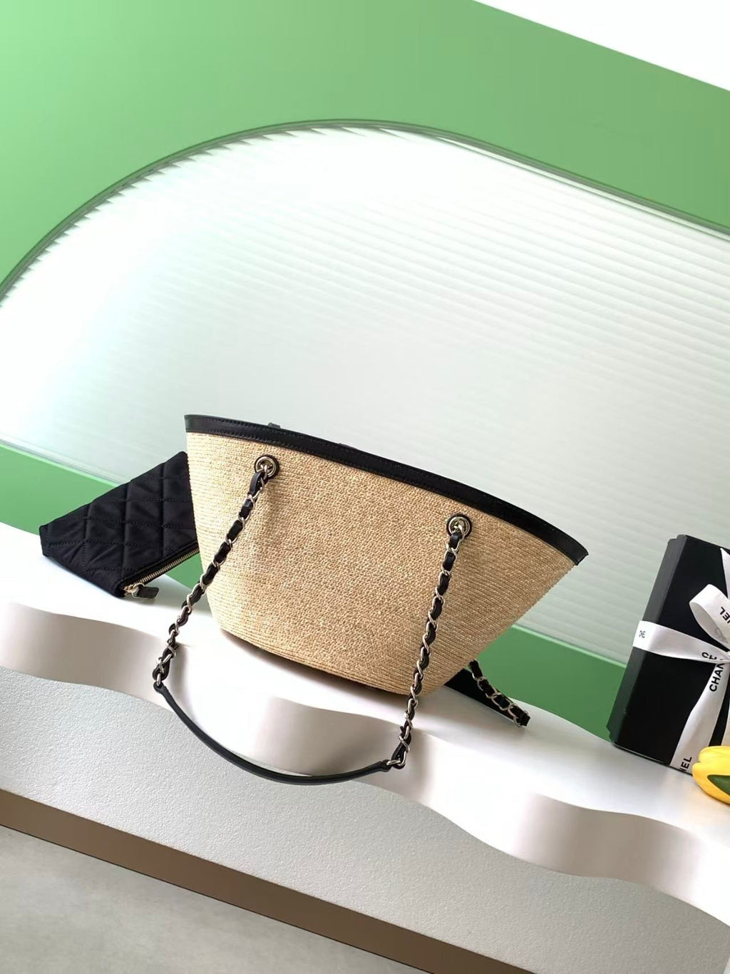 Chanel | Chanel bag | Back View | yiodesigner.co.uk