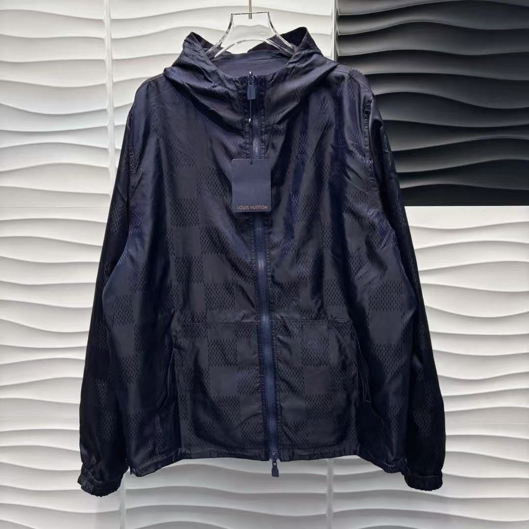 Louis Vuitton | Lv windbreaker | Size L | Side View | yiodesigner.co.uk