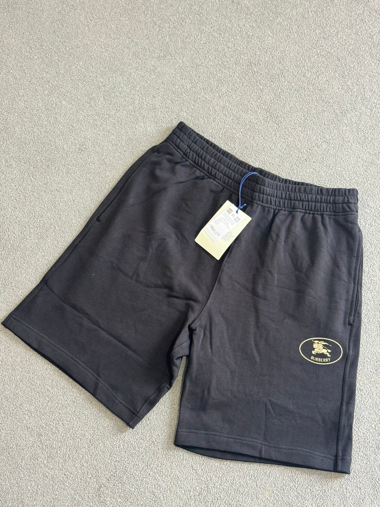 Burberry | Burberry short | Size L | yiodesigner.co.uk