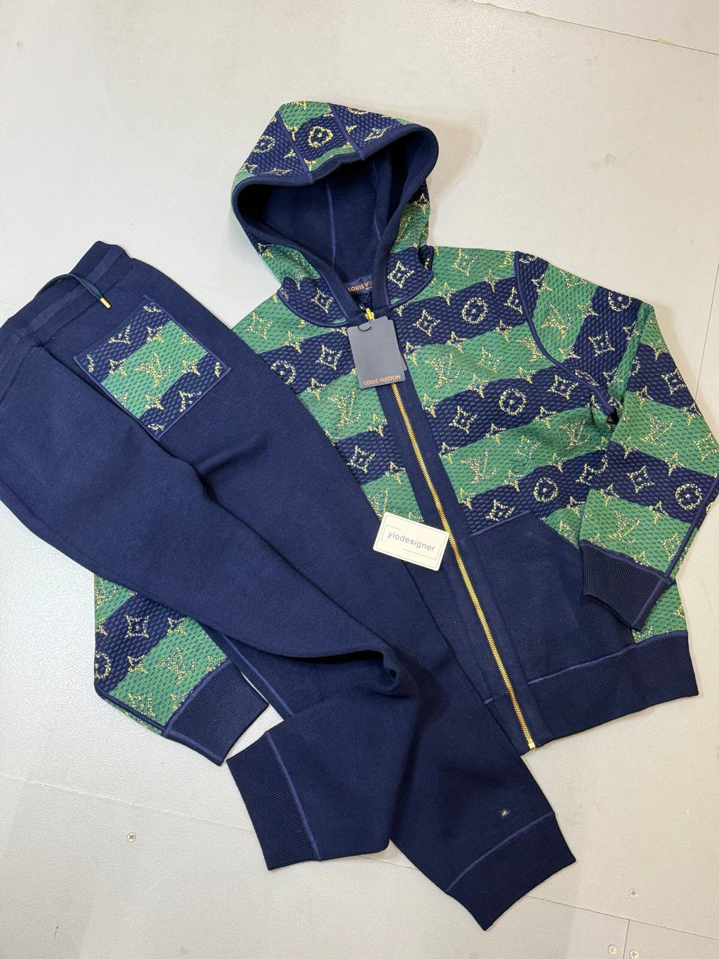 Louis Vuitton | Lv tracksuit reversible | Size S | Front View | yiodesigner.co.uk