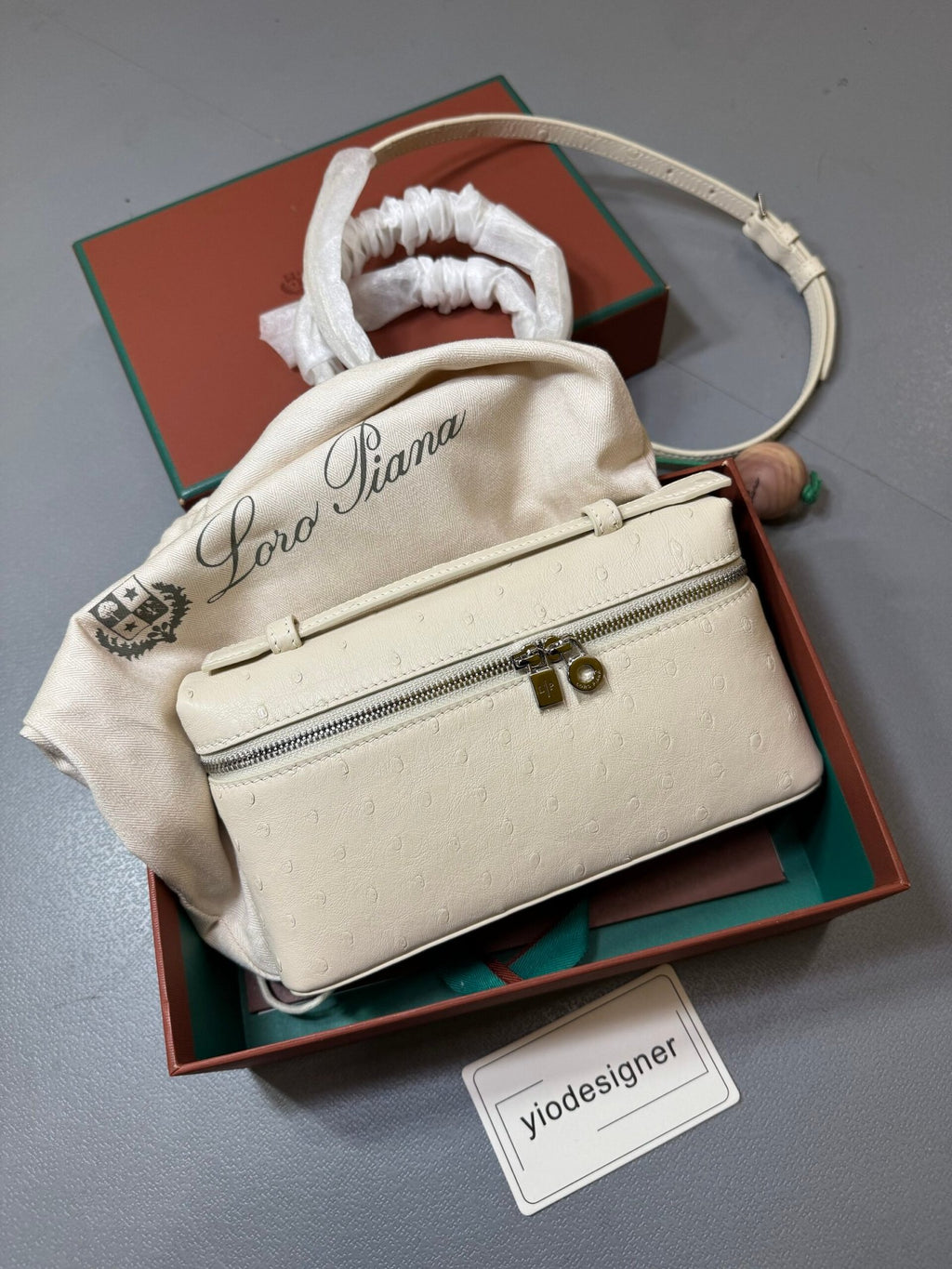 Loropiana | Loropiana bag | Close-Up | yiodesigner.co.uk