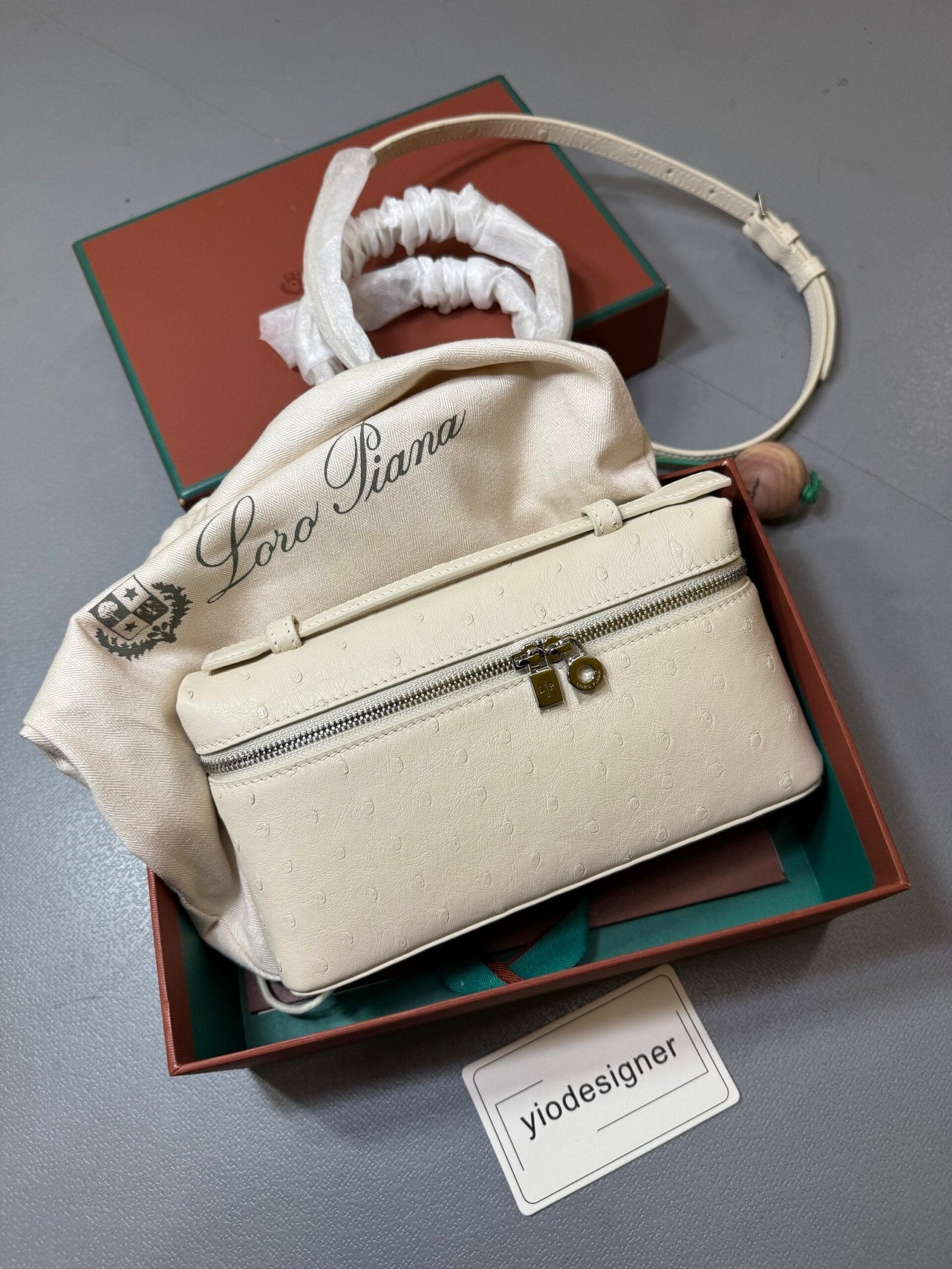 Loropiana | Loropiana bag | Close-Up | yiodesigner.co.uk