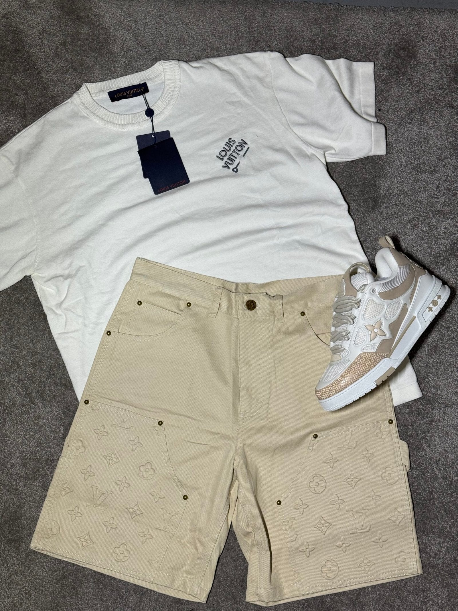 Louis Vuitton | Lv set ( t-shirt and short) | Size S | Front View | yiodesigner.co.uk