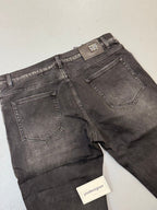 Dolce & Gabbana | D&amp;G jeans | Detail Shot | yiodesigner.co.uk