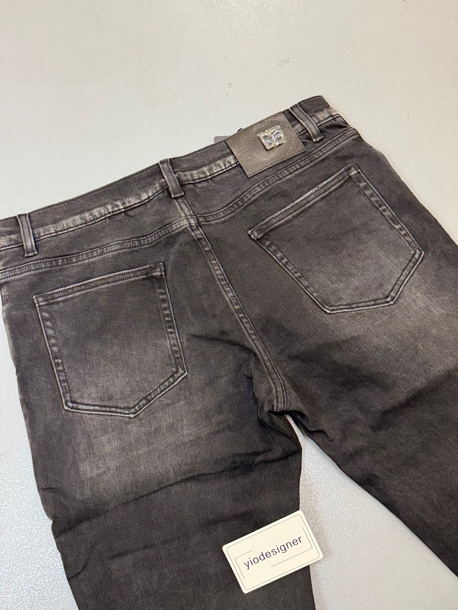 Dolce & Gabbana | D&amp;G jeans | Detail Shot | yiodesigner.co.uk