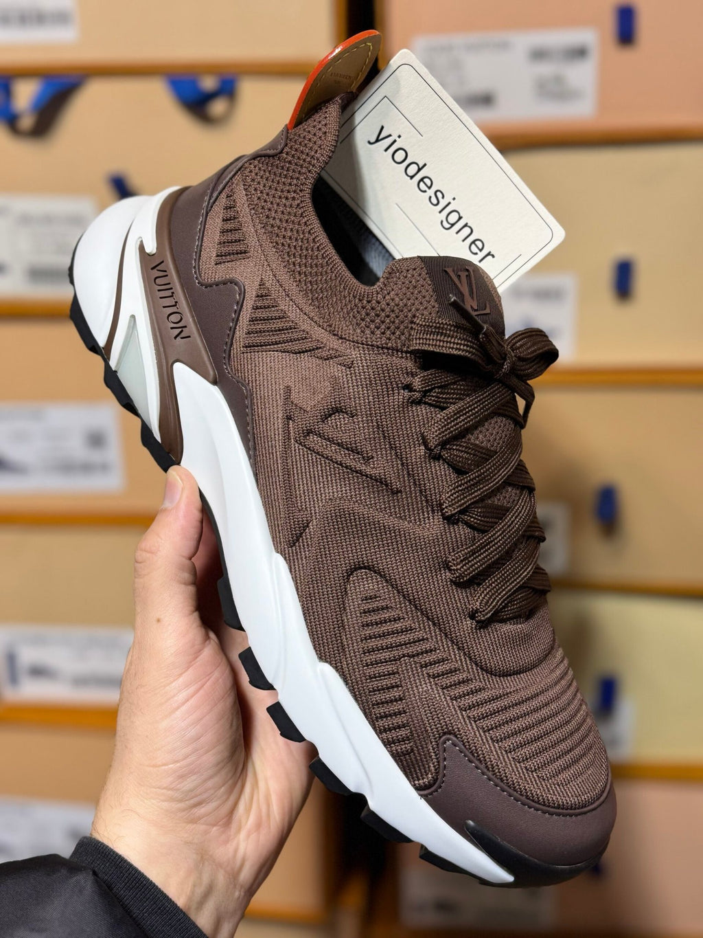 Louis Vuitton | Lv sneaker | Size 7 | Back View | yiodesigner.co.uk