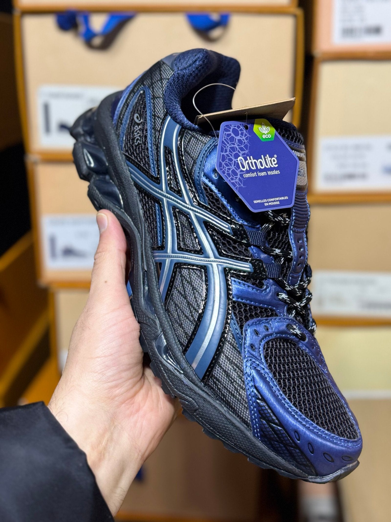 Asics | Asics sneaker | Size 6 | Front View | yiodesigner.co.uk