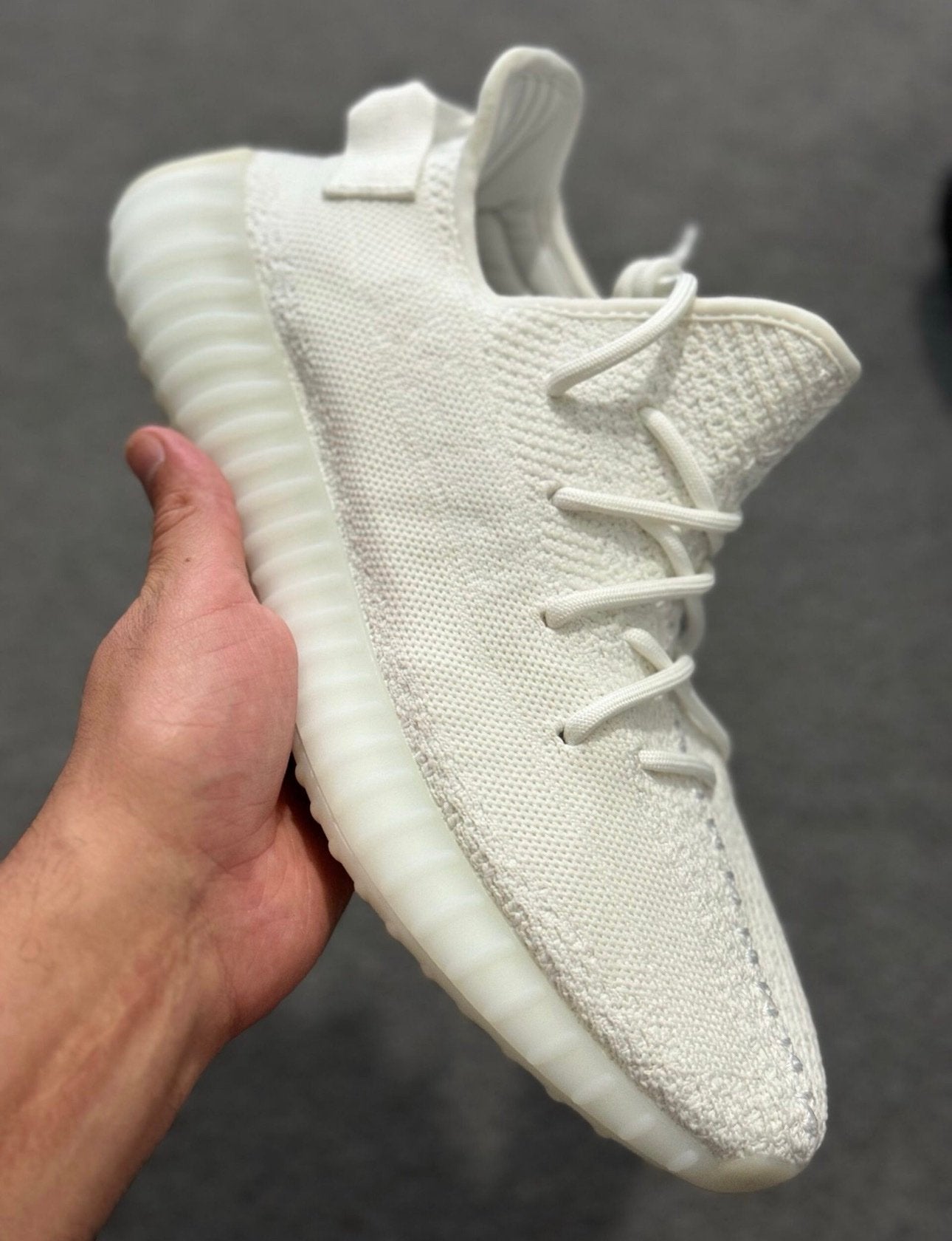 Yeezy | Yeezy v2 350 | Size 5 | Front View | yiodesigner.co.uk