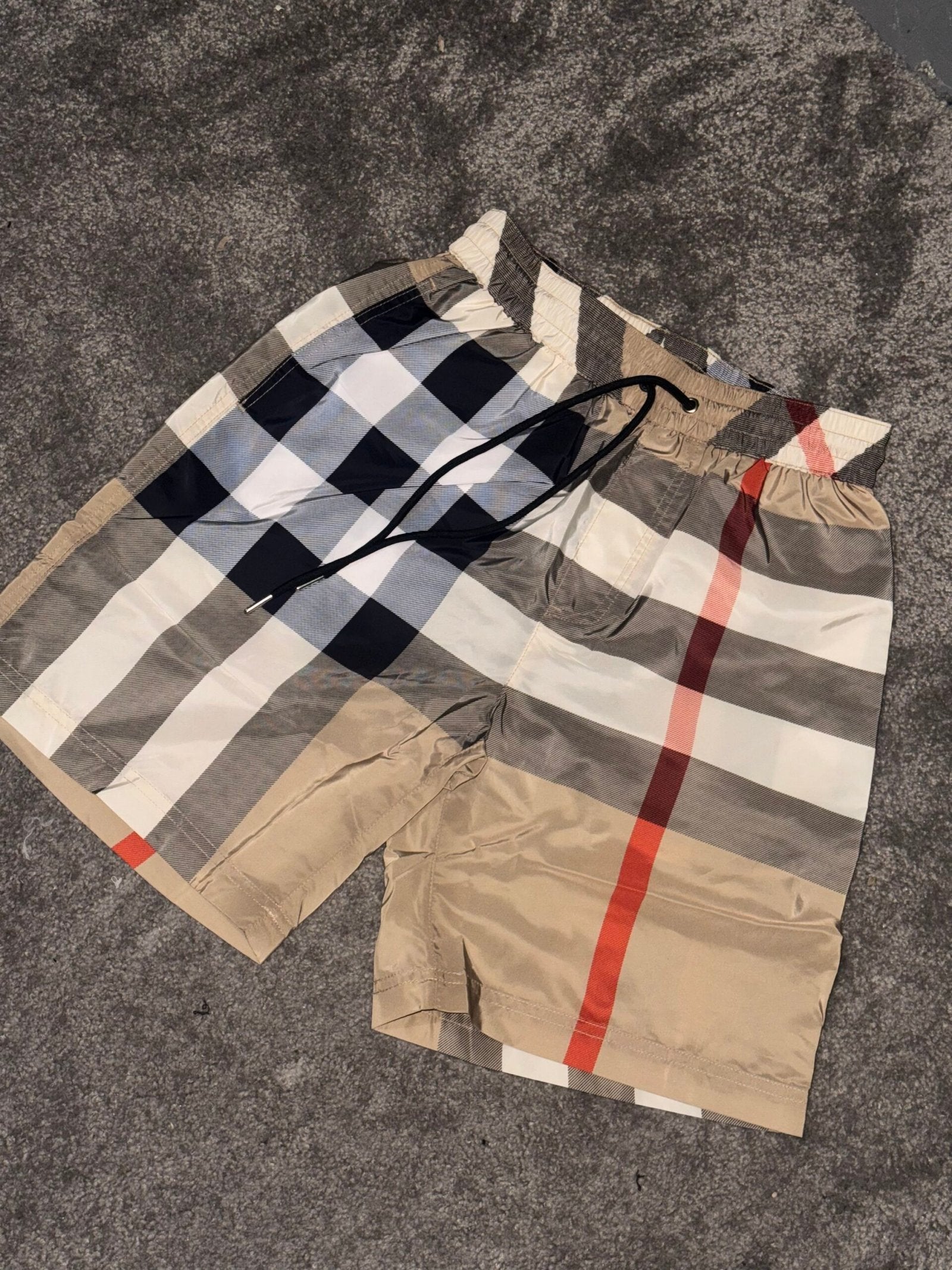 Burberry | Burberry short | Size XS | yiodesigner.co.uk