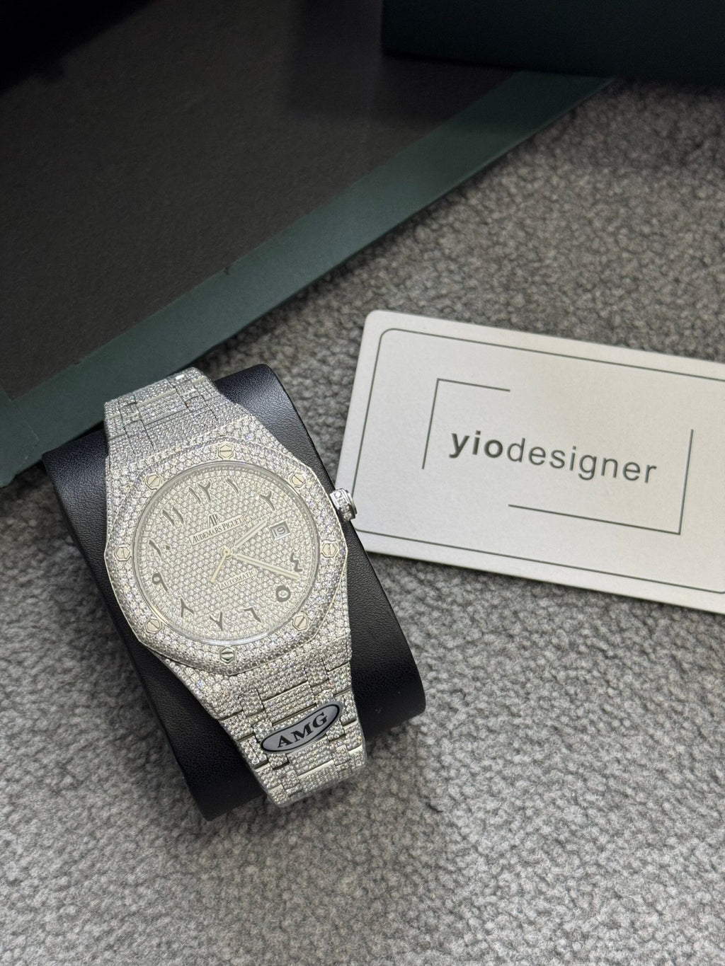 AP | AP Royal Oak bussdown watch | Detail Shot | yiodesigner.co.uk