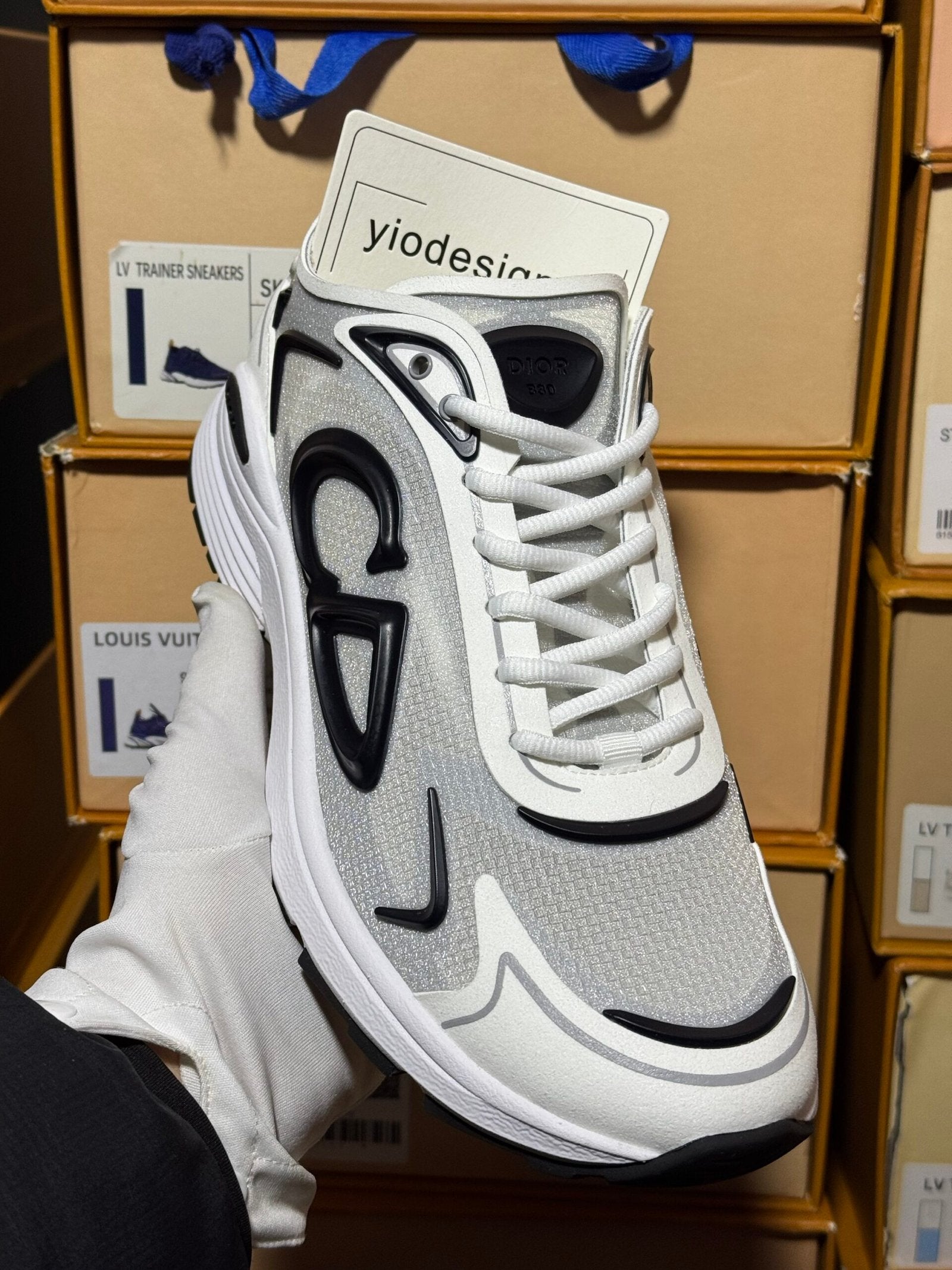 Dior | Dior 
b30 new season | Size 8 | Side View | yiodesigner.co.uk