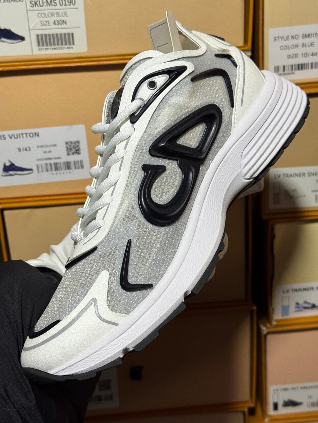 Dior | Dior 
b30 new season | Full Body | yiodesigner.co.uk