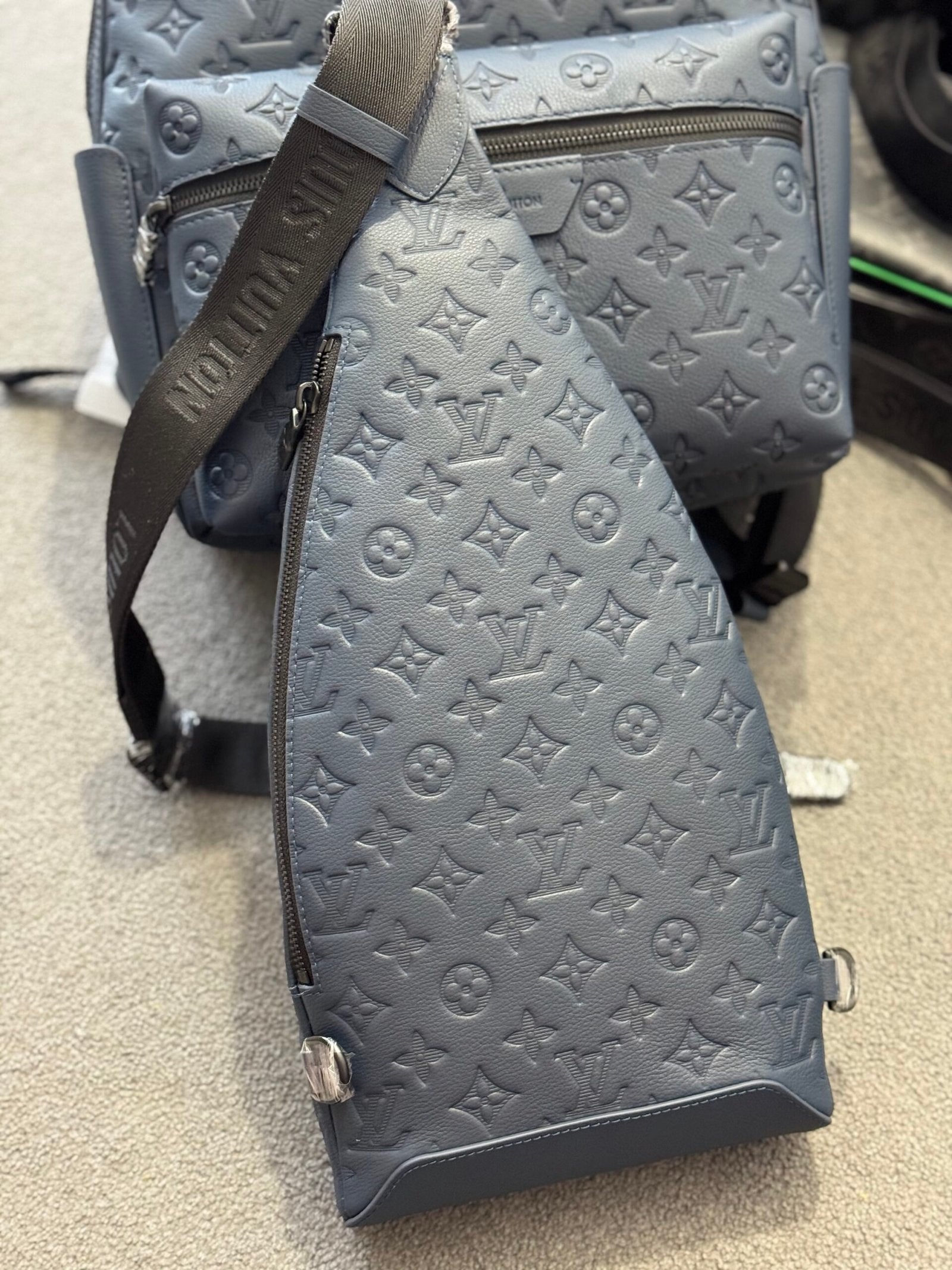 Louis Vuitton | Lv bag new | Close-Up | yiodesigner.co.uk