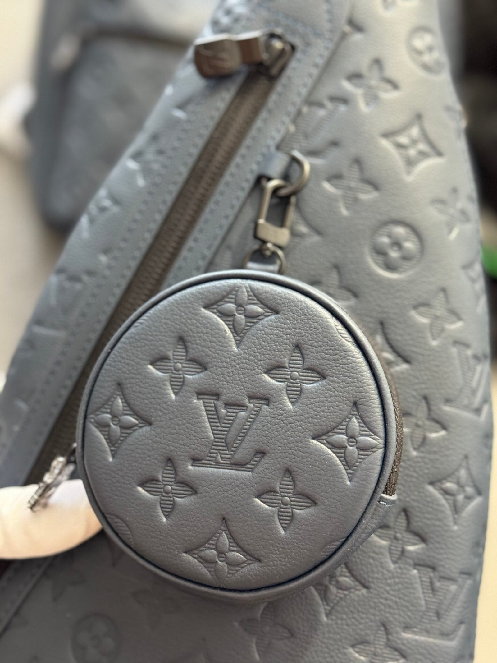 Louis Vuitton | Lv bag new | Side View | yiodesigner.co.uk