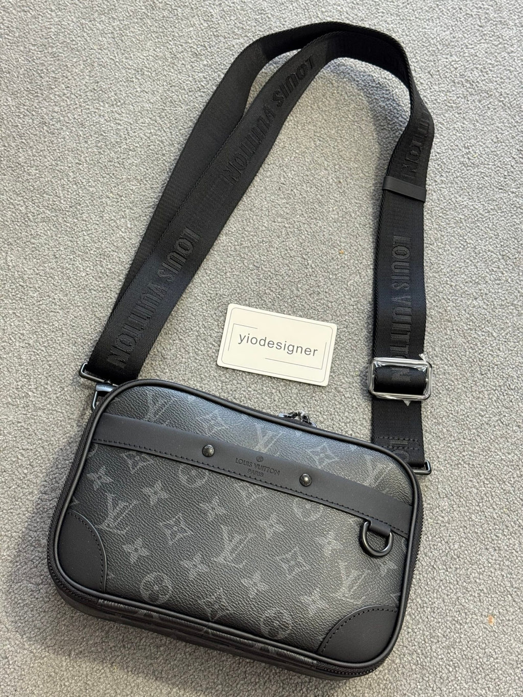 Louis Vuitton | Lv bag | Detail Shot | yiodesigner.co.uk