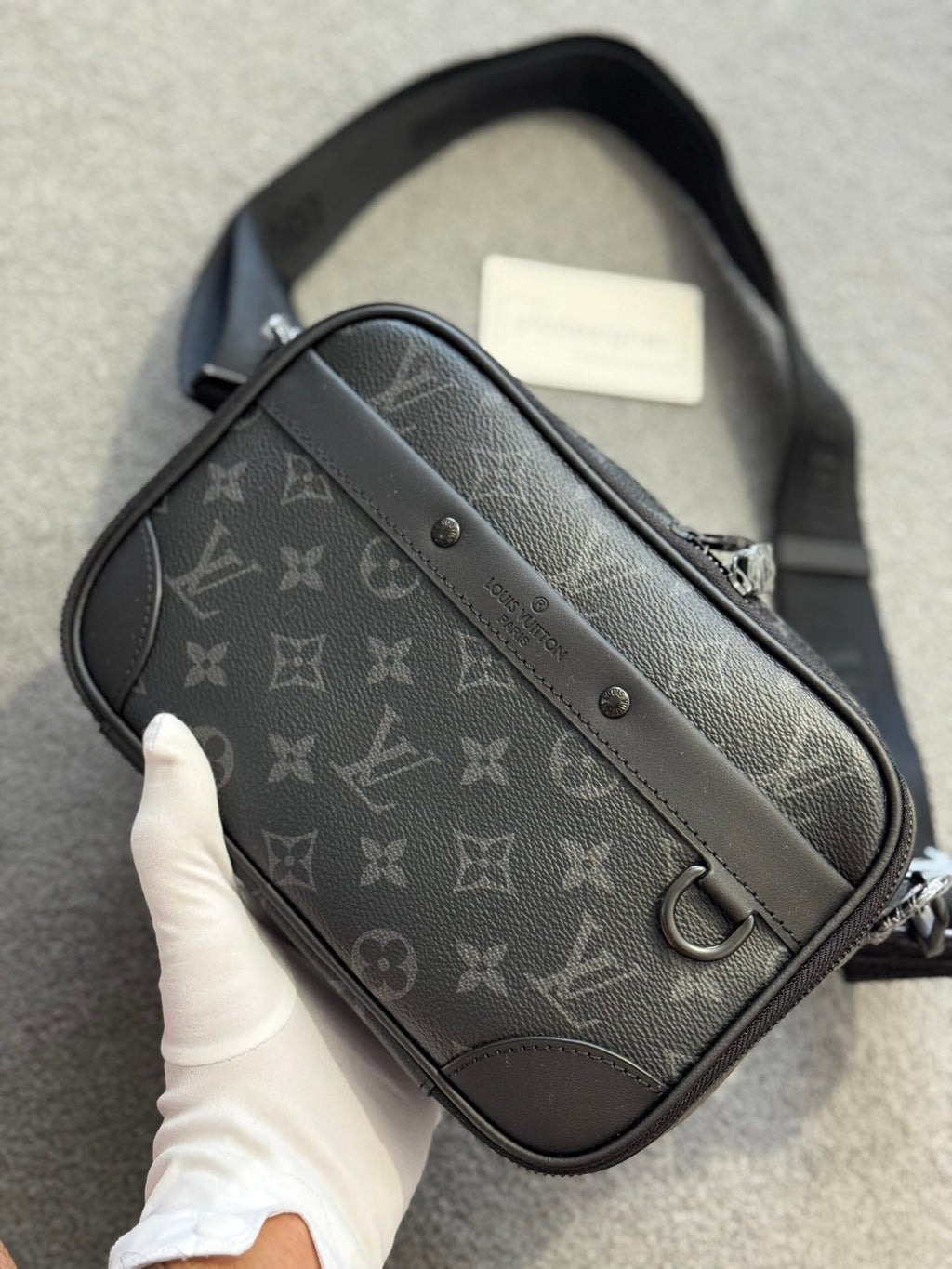 Louis Vuitton | Lv bag | Front View | yiodesigner.co.uk
