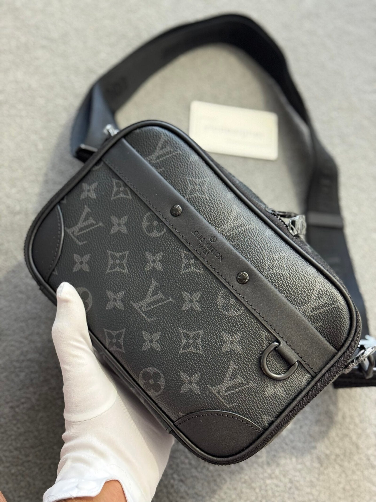 Louis Vuitton | Lv bag | Front View | yiodesigner.co.uk