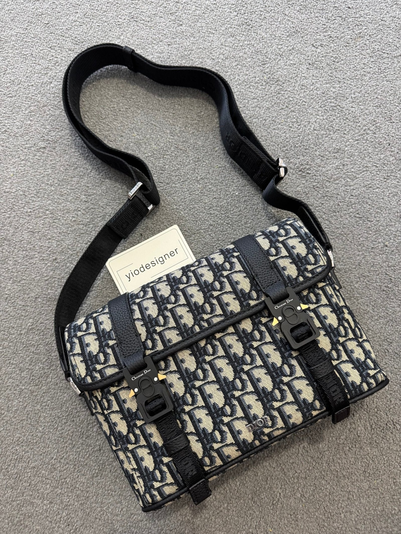 Dior | Dior bag | Front View | yiodesigner.co.uk