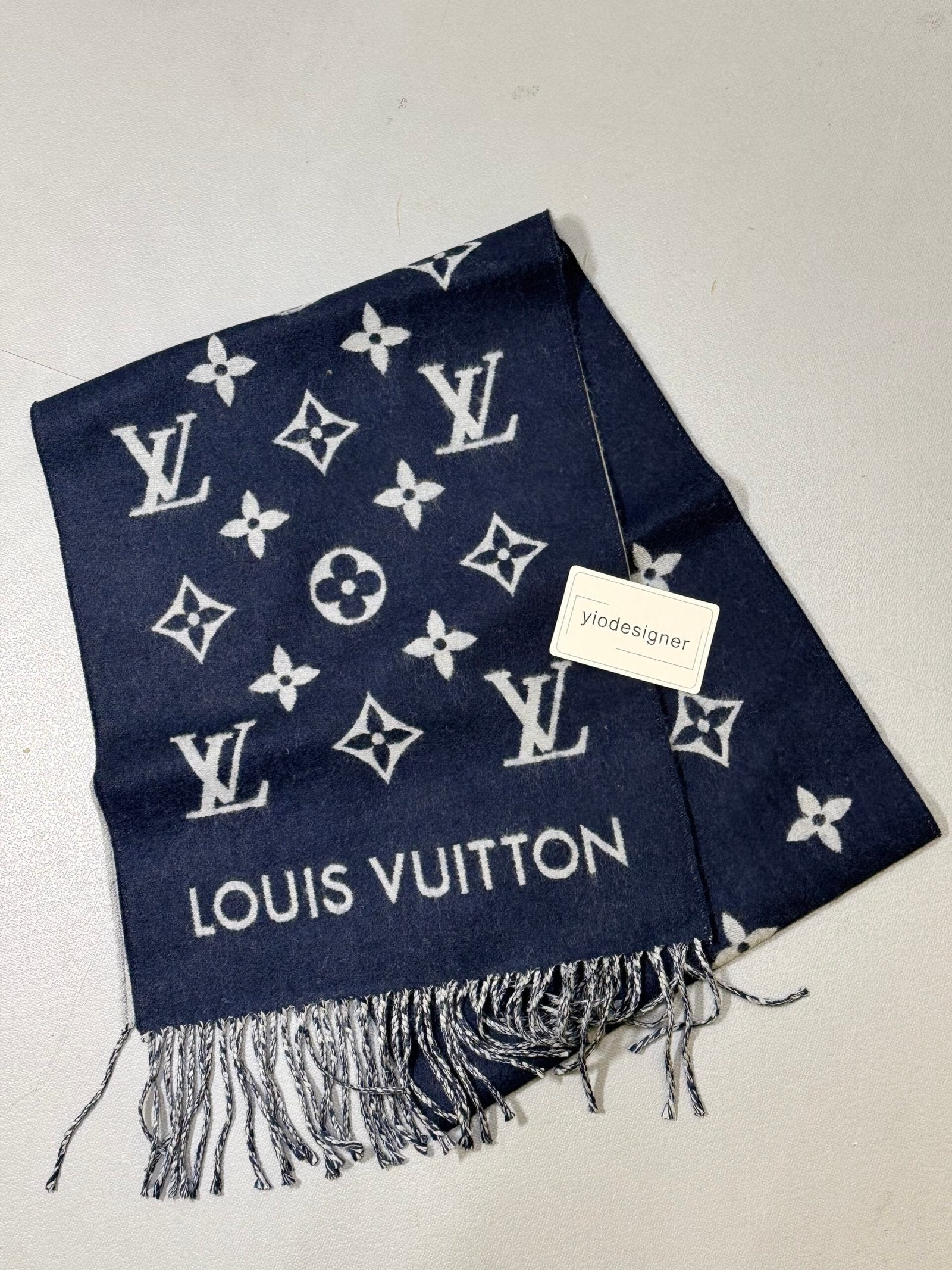 Louis Vuitton | Lv scarf | yiodesigner.co.uk