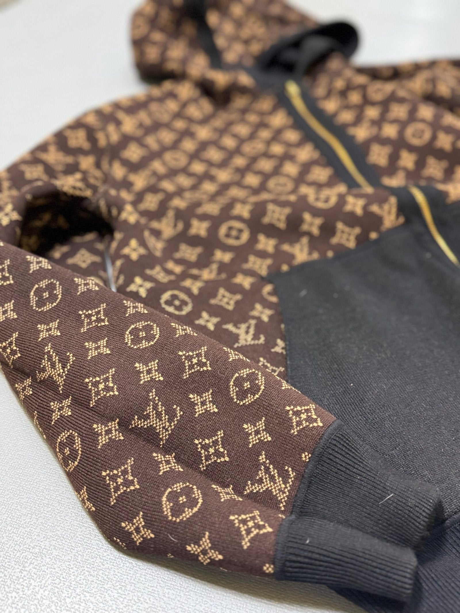 Louis Vuitton | LV  hoody full zip | Close-Up | yiodesigner.co.uk
