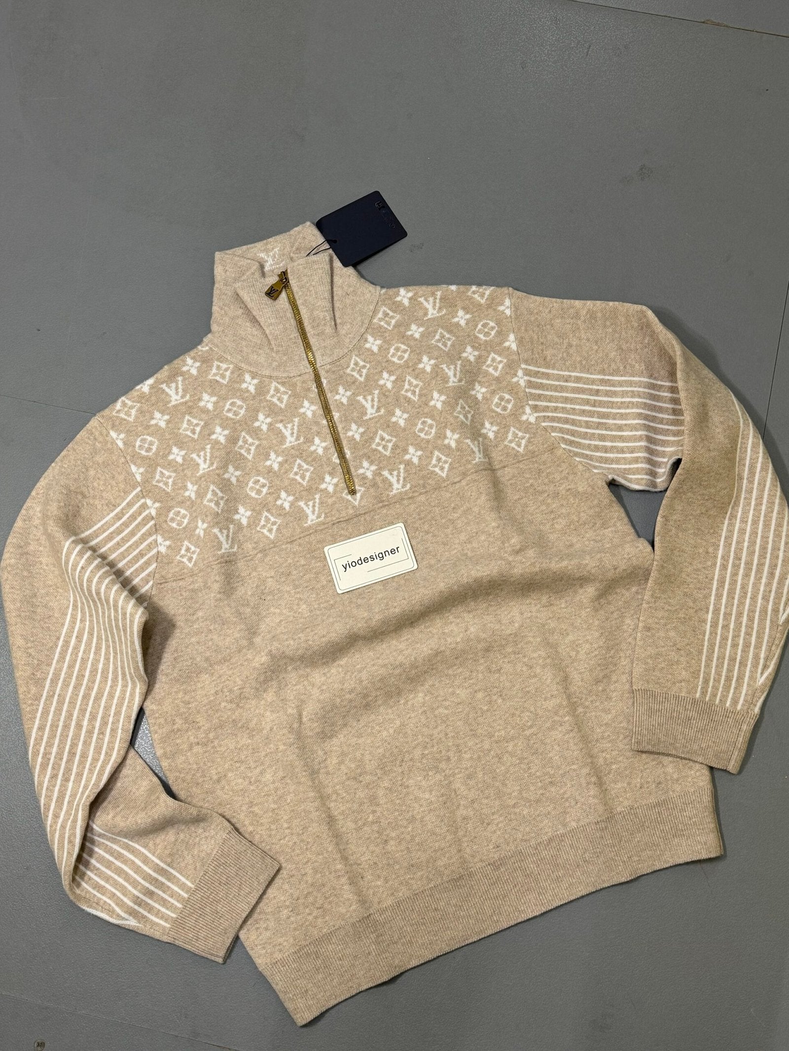 Louis Vuitton | LV half zip ( jumper) | Size M | yiodesigner.co.uk