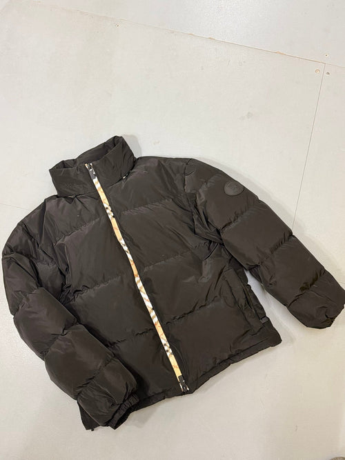 Burberry | Burberry coat | Size M | Back View | yiodesigner.co.uk