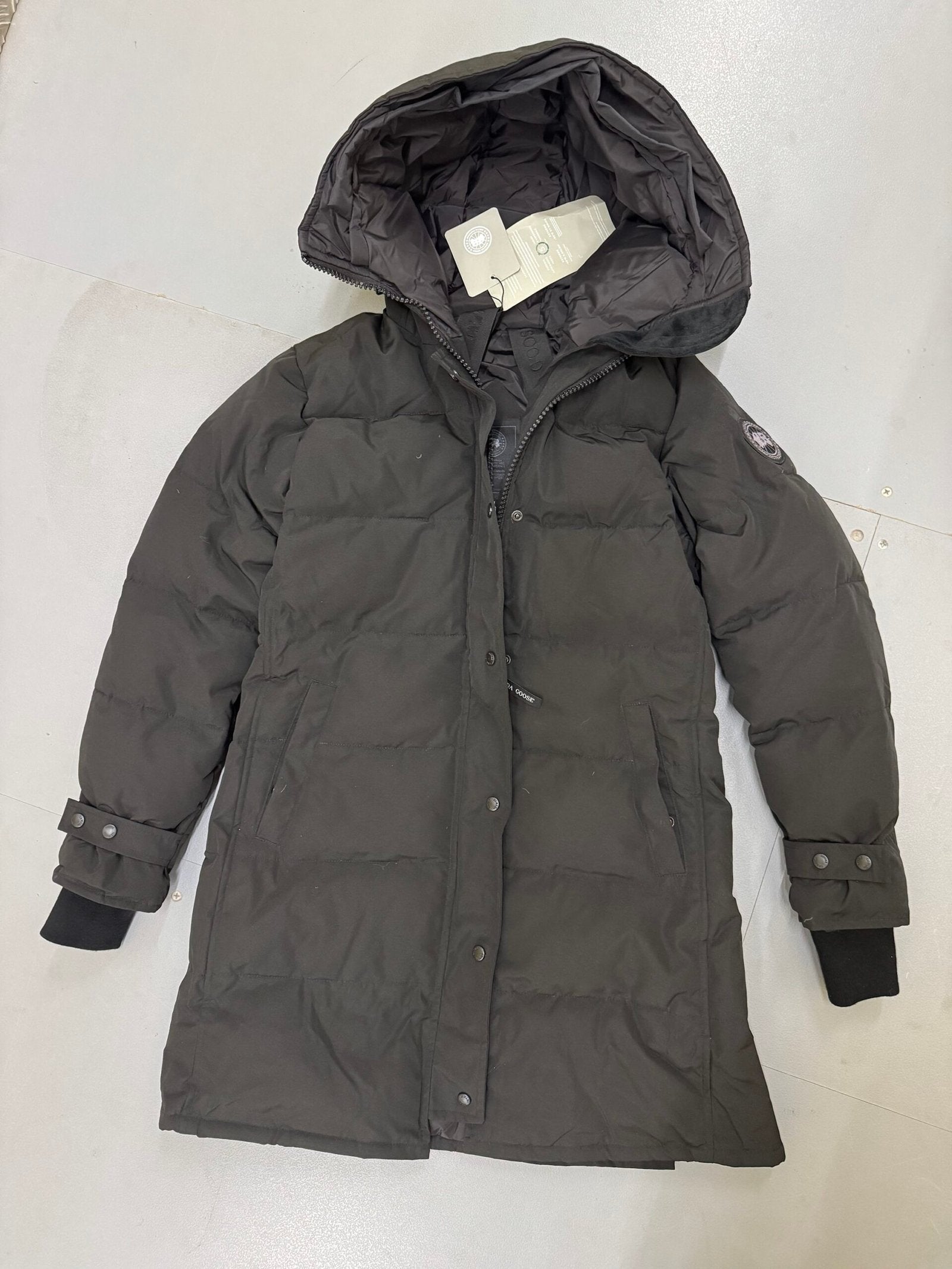 Canada Goose | Canada goose ladies  black badge | Size XL | yiodesigner.co.uk