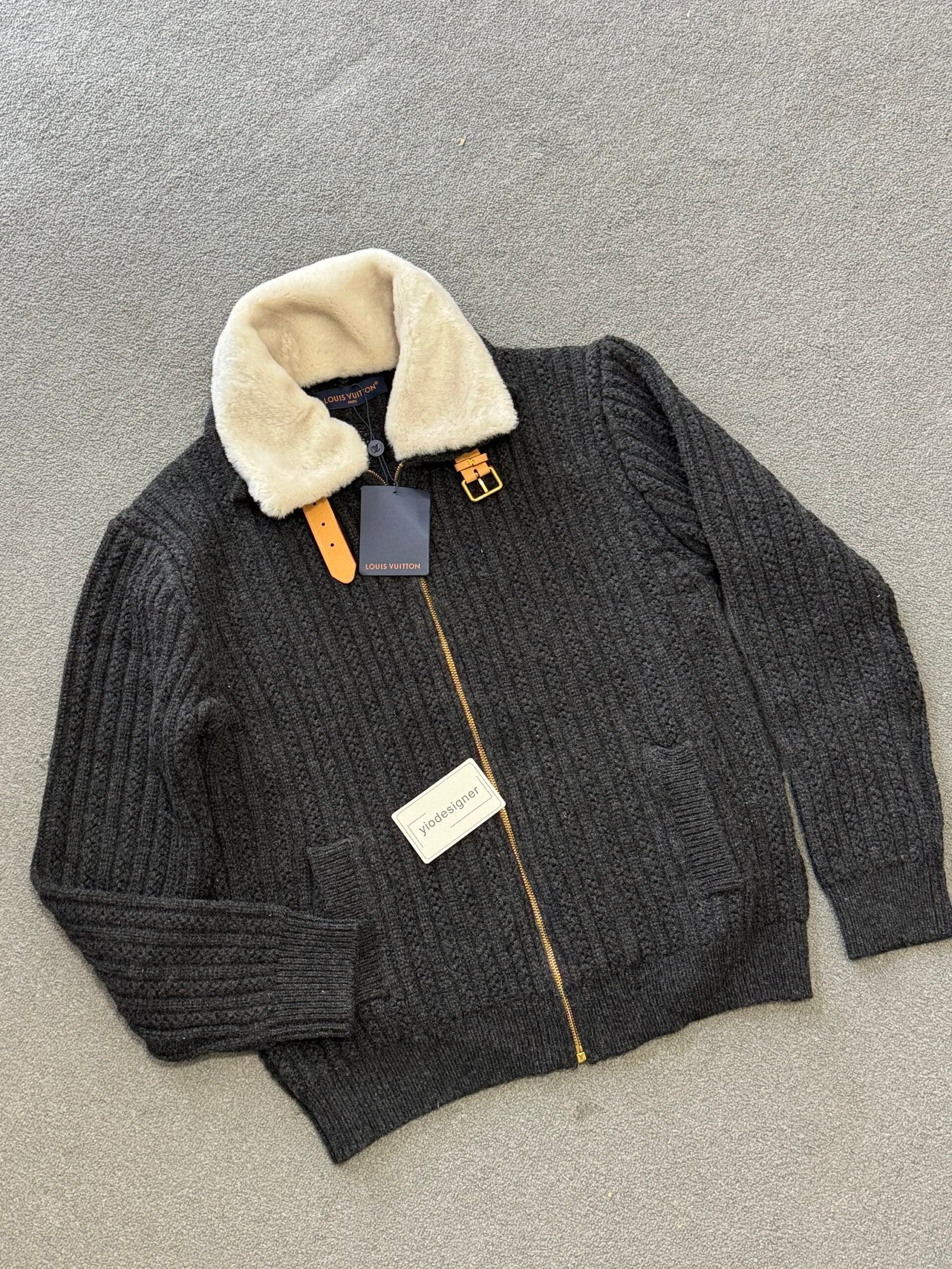 Louis Vuitton | Lv  cashmere wool blouson full zip | Black | Size M | yiodesigner.co.uk