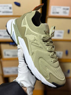 Louis Vuitton | Lv sneaker | Size 9 | Front View | yiodesigner.co.uk