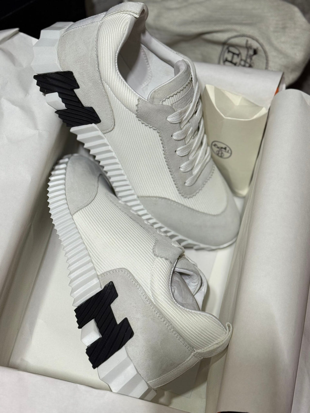 Hermes | Hermes sneaker velours | Black | Size 8 | Front View | yiodesigner.co.uk