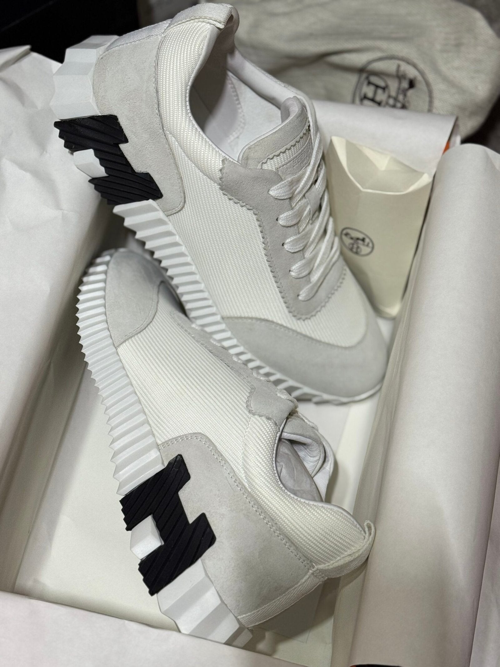 Hermes | Hermes sneaker velours | Black | Size 8 | Front View | yiodesigner.co.uk