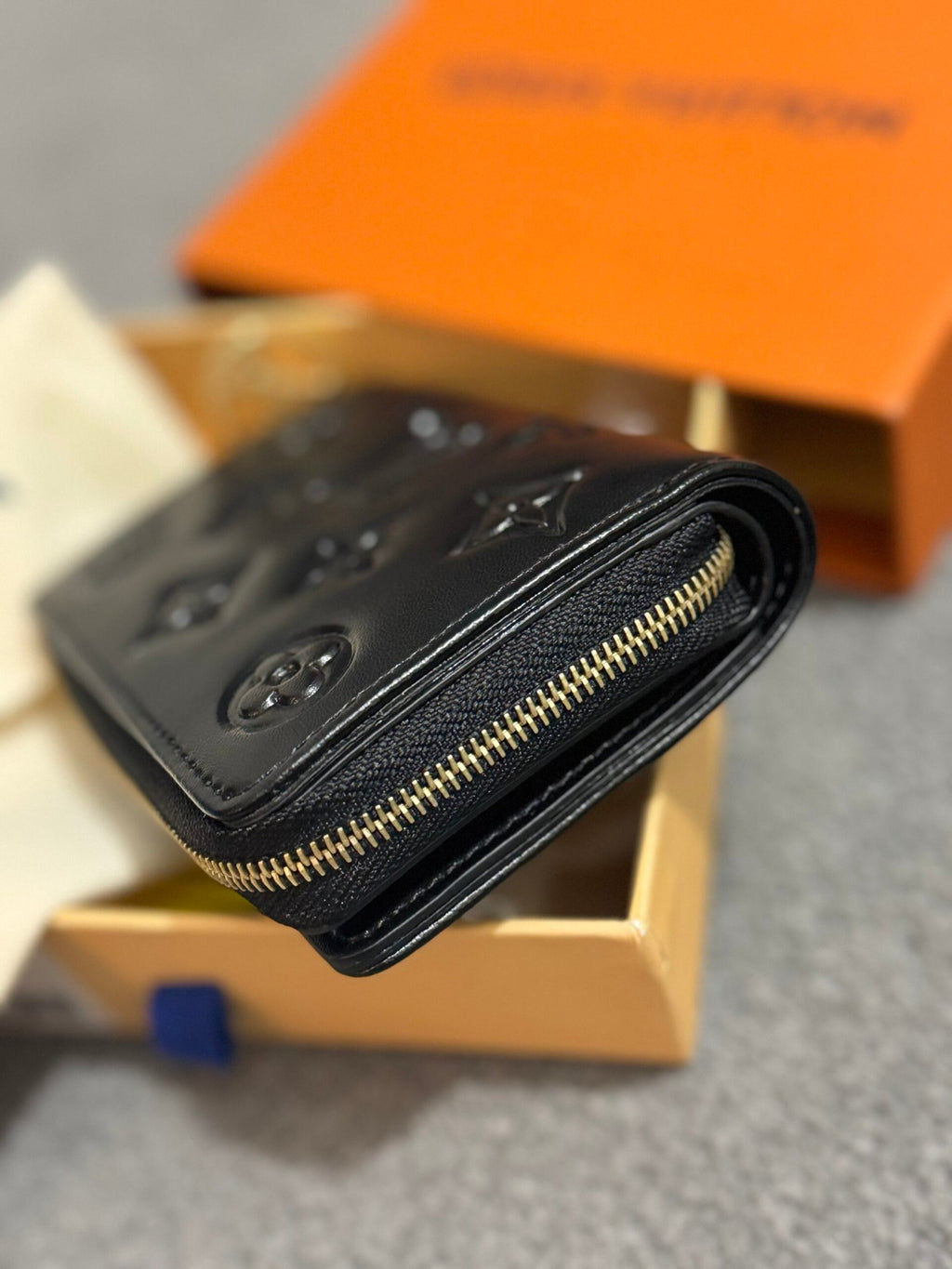 Louis Vuitton | Lv purse | Detail Shot | yiodesigner.co.uk