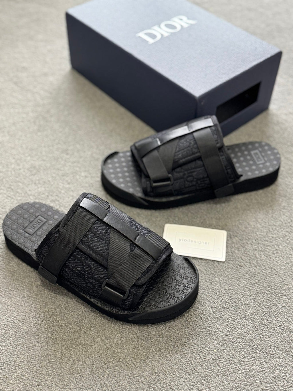Dior | Dior slider | Size 11 | Label View | yiodesigner.co.uk