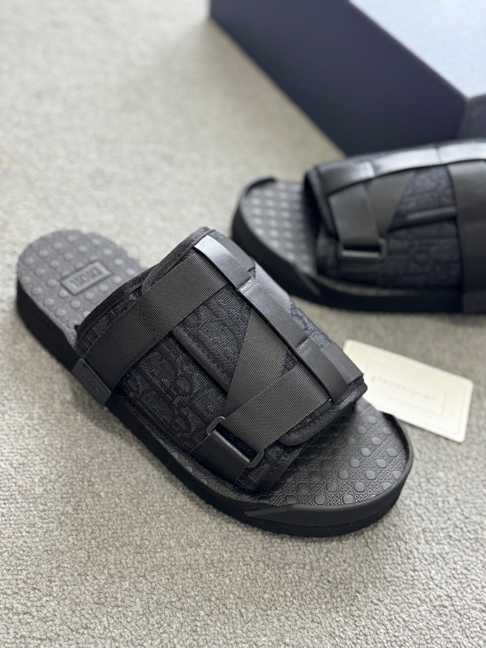 Dior | Dior slider | Lifestyle Shot | yiodesigner.co.uk
