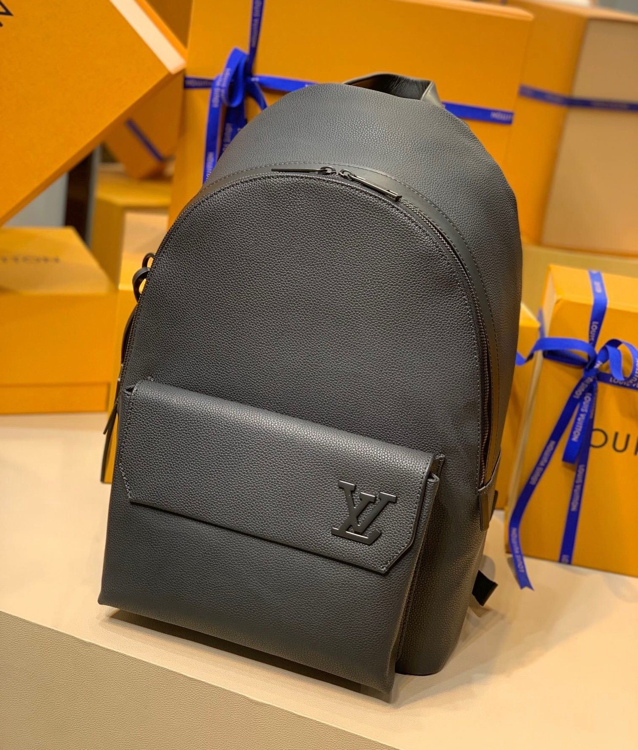 Louis Vuitton | Lv bag ( backpack ) | yiodesigner.co.uk