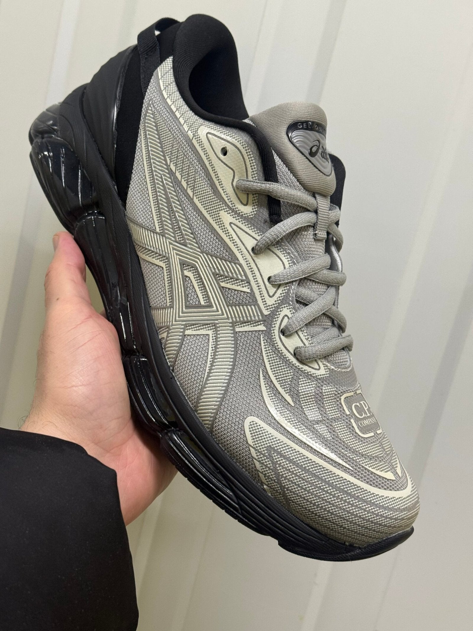 Asics | Asics x cp company sneaker | Size 6 | Front View | yiodesigner.co.uk