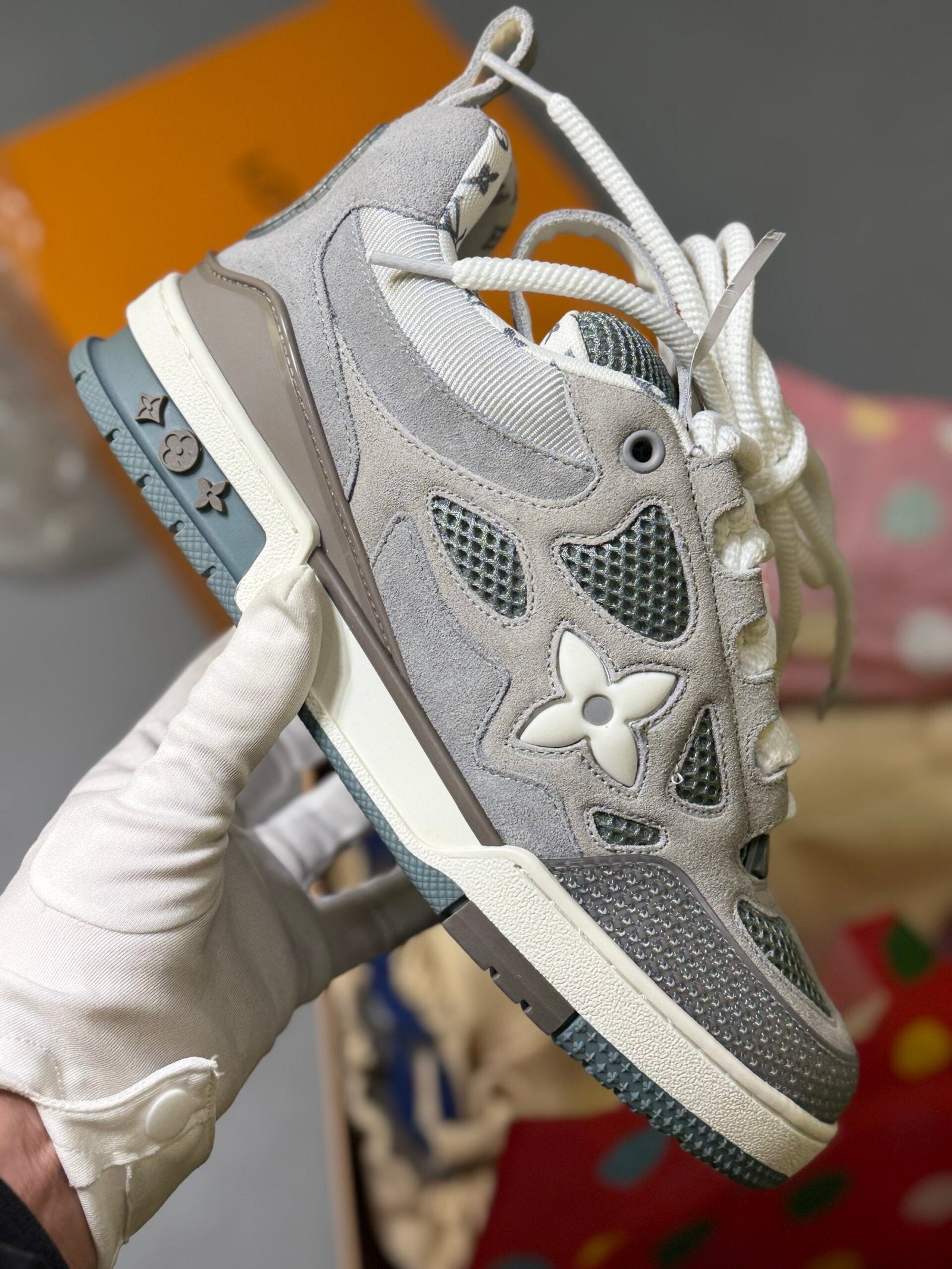 Louis Vuitton | Lv sneaker  skate | Size 8 | Front View | yiodesigner.co.uk