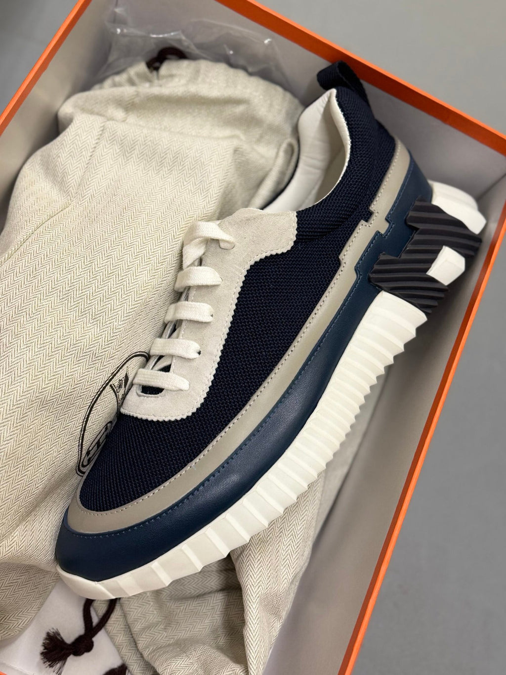 Hermes | Hermes sneaker | Close-Up | yiodesigner.co.uk