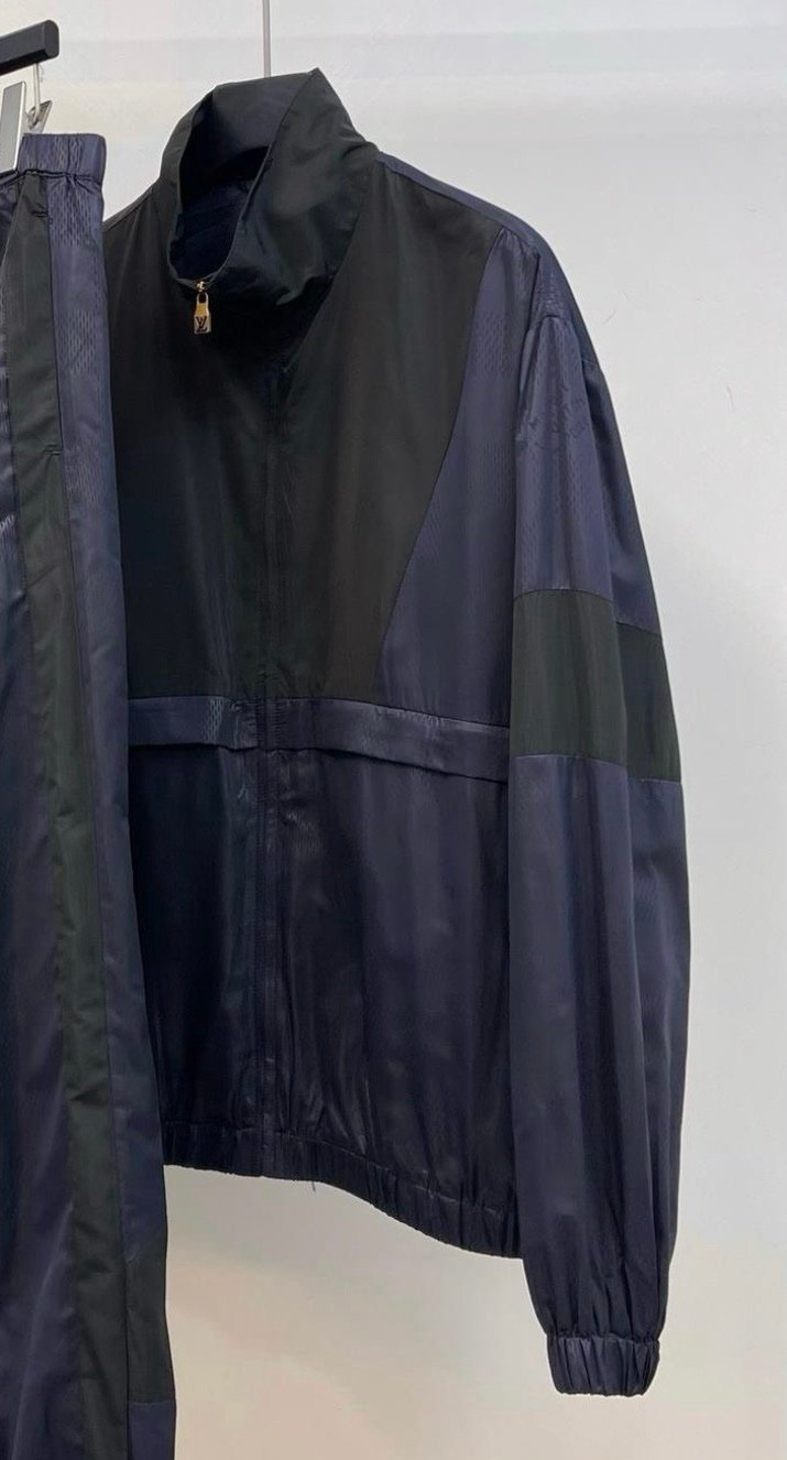 Louis Vuitton | Lv tracksuit top | Size M | yiodesigner.co.uk