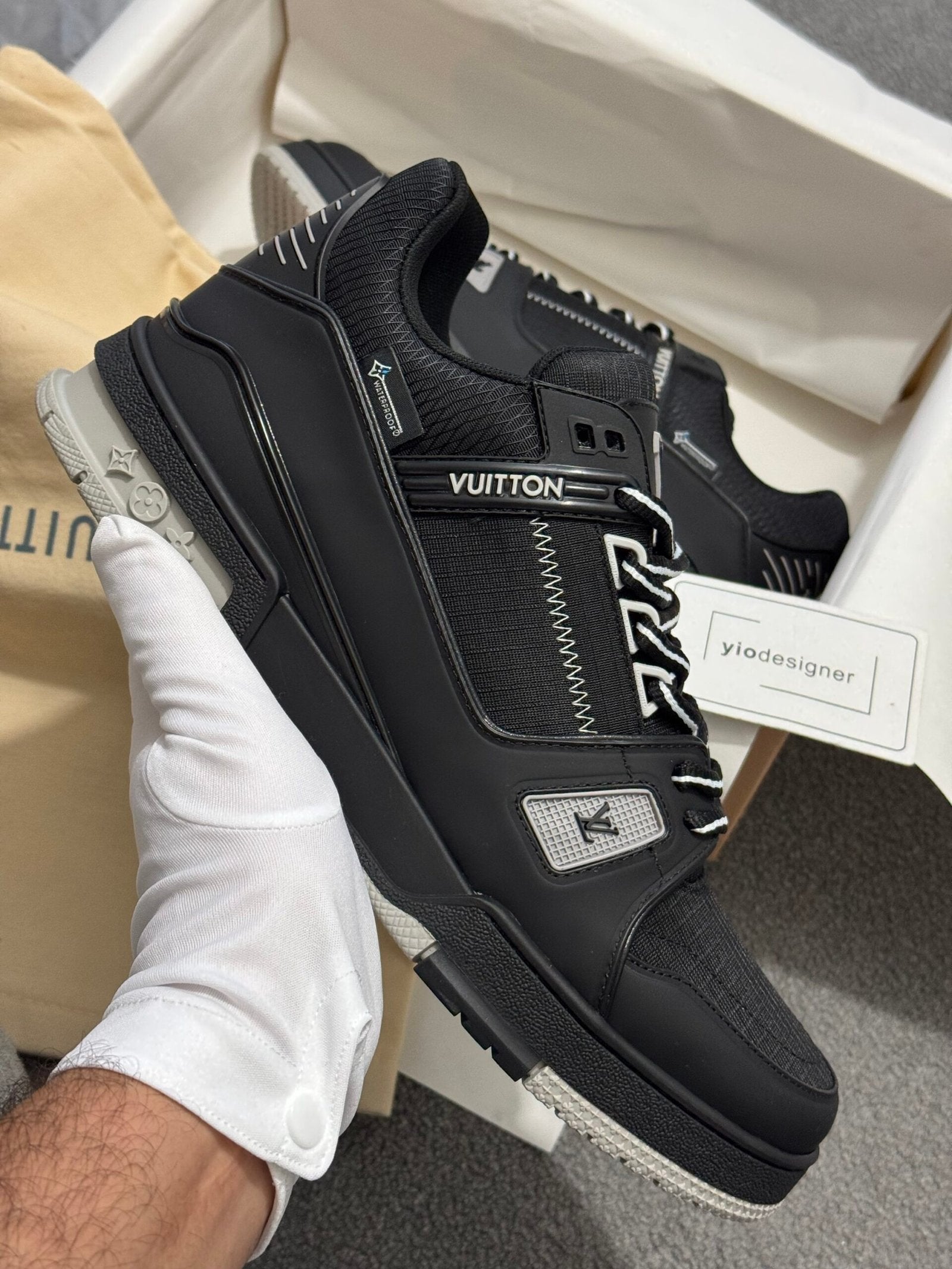 Louis Vuitton | Lv sneaker | Full Body | yiodesigner.co.uk
