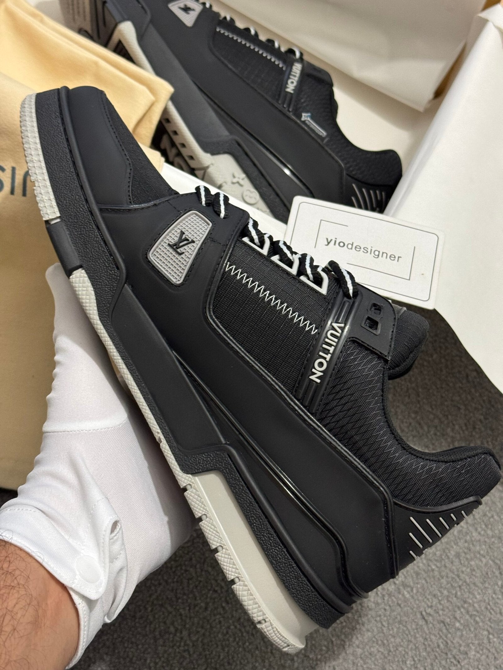 Louis Vuitton | Lv sneaker | Label View | yiodesigner.co.uk