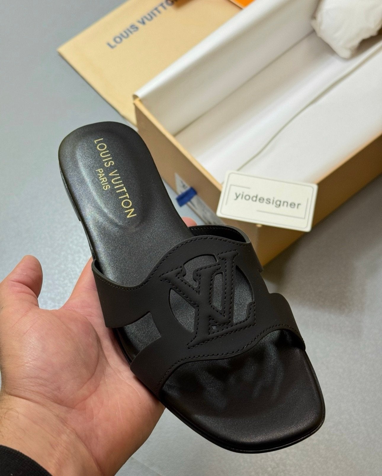 Louis Vuitton | Lv slider | Size 7 | yiodesigner.co.uk