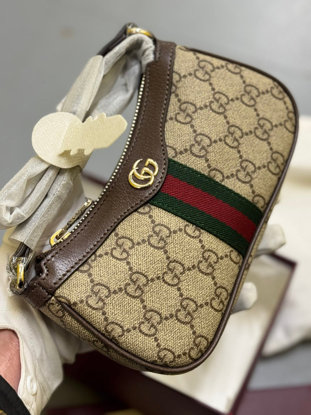 Gucci | Gucci bag woman | Side View | yiodesigner.co.uk