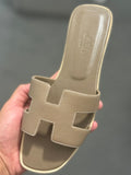 Hermes | Hermes slids | Size 5 | Front View | yiodesigner.co.uk