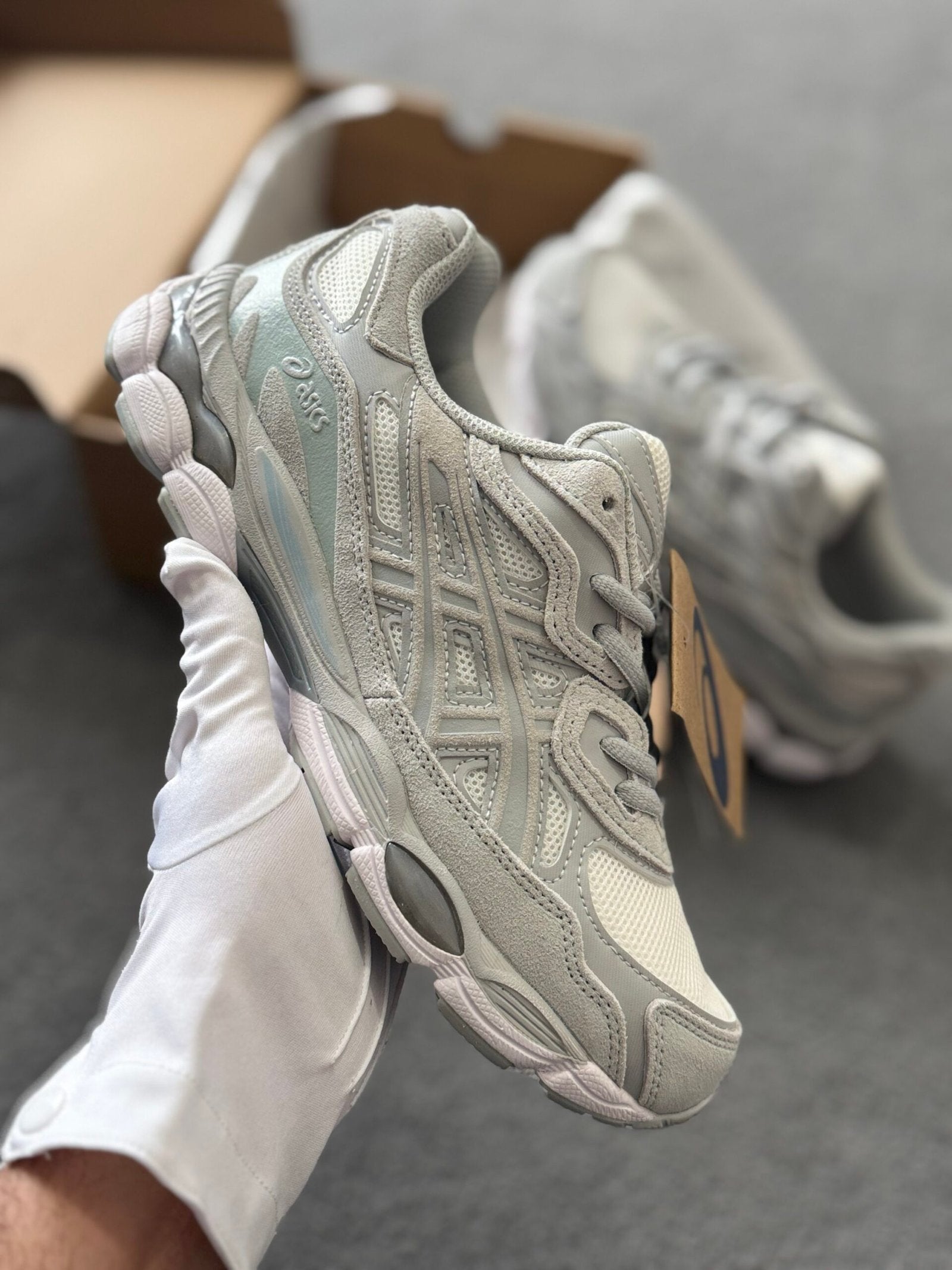 Asics | Asics sneaker | Size 7.5 | Front View | yiodesigner.co.uk