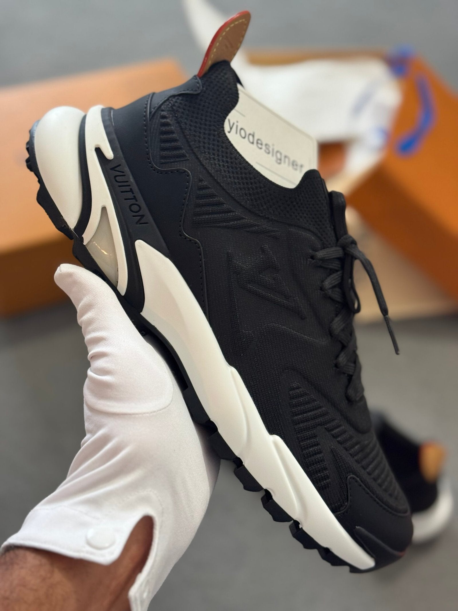 Louis Vuitton | Lv sneaker | Size 11 | Full Body | yiodesigner.co.uk