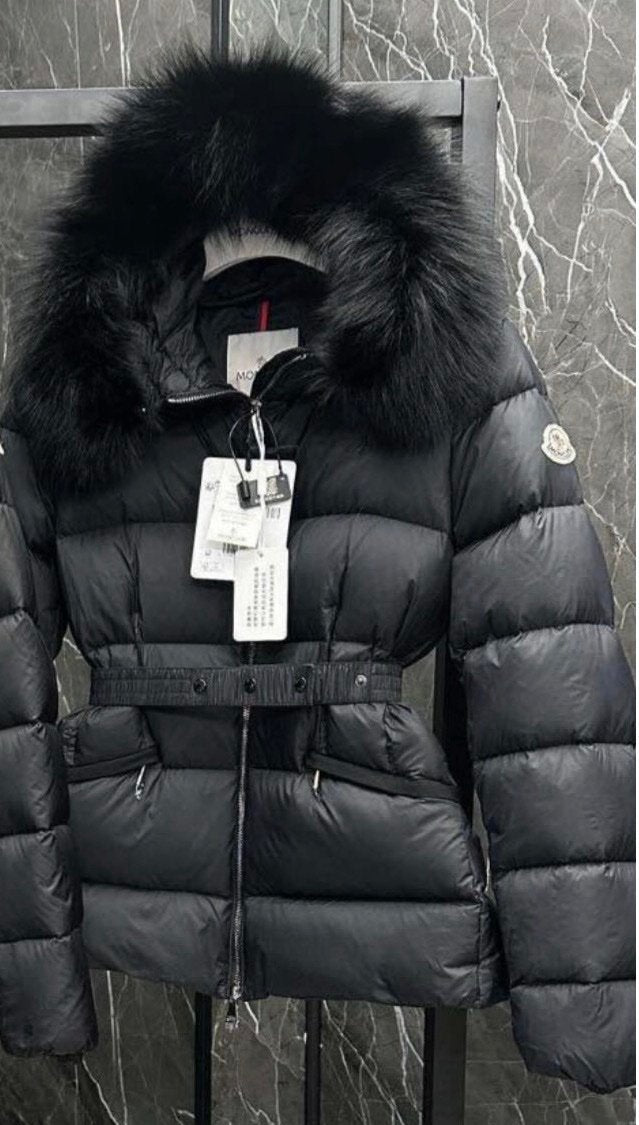Moncler | Moncler woman coat | Size M | yiodesigner.co.uk